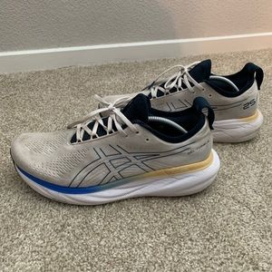 GEL-NIMBUS 25 Men’s running shoes size 10.5 color White/Illusion  Blue
